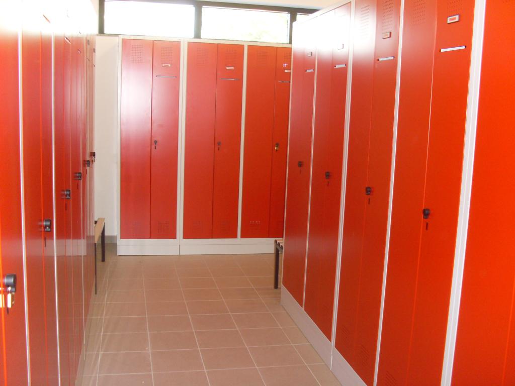 09Umkleidebereich_-_Spinde.jpg